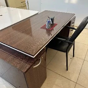 Деректорский стол