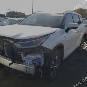 Toyota Highlander 2021