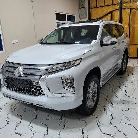 Mitsubishi Pajero 2020