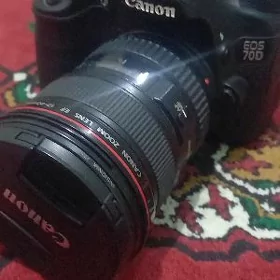 Canon D 70