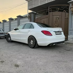 Mercedes-Benz C300 2015