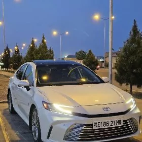 Toyota Camry 2025