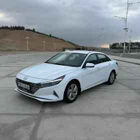 Hyundai Elantra 2022