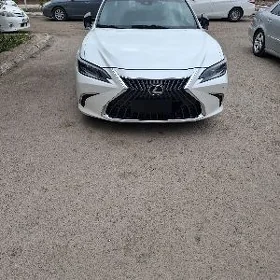 Lexus ES 350 2022