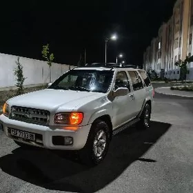 Nissan Pathfinder 2000