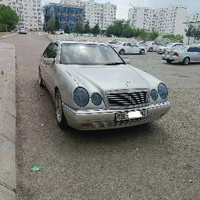Mercedes-Benz E320 1996