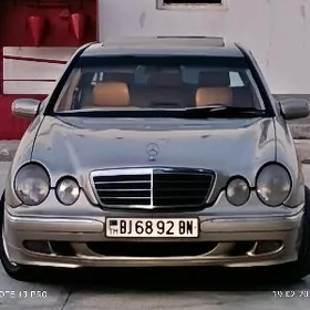 Mercedes-Benz E320 2001