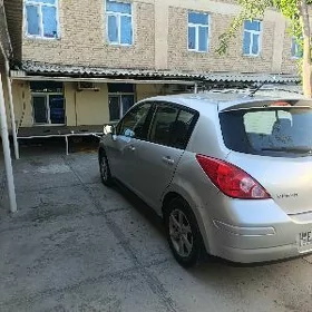 Nissan Versa 2011