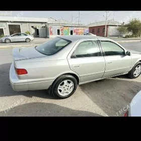 Toyota Camry 2001