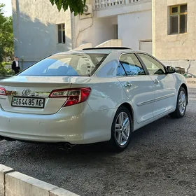 Toyota Camry 2014
