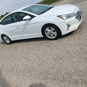 Hyundai Elantra 2020