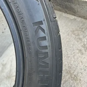 285/45R22