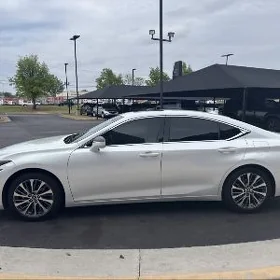 Lexus ES 350 2022
