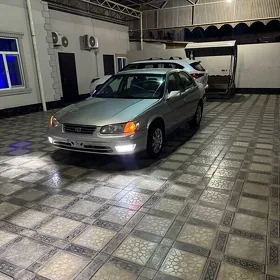 Toyota Camry 2000
