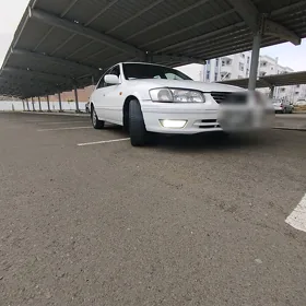 Toyota Camry 2000