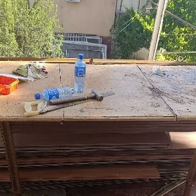 стол из дерева
