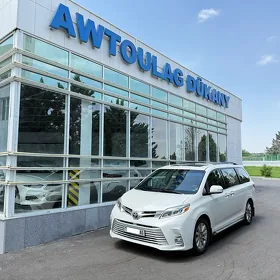 Toyota Sienna 2017
