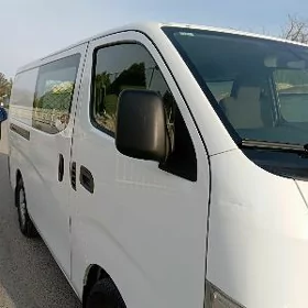 Nissan NV3500 2019