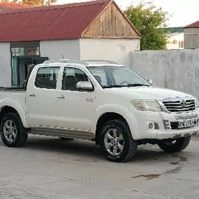 Toyota Hilux 2013