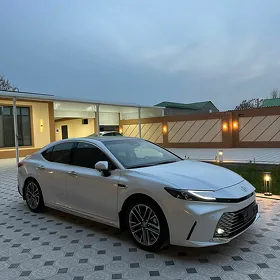 Toyota Camry 2025