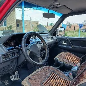 Mitsubishi Pajero 1993