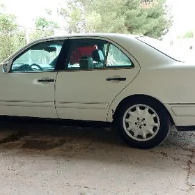 Mercedes-Benz E320 1997