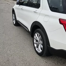 Ford Explorer 2023