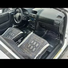 Opel Astra 2000