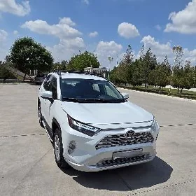 Toyota RAV4 2021