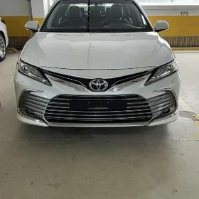 Toyota Camry 2023