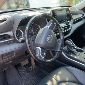 Toyota Highlander 2022