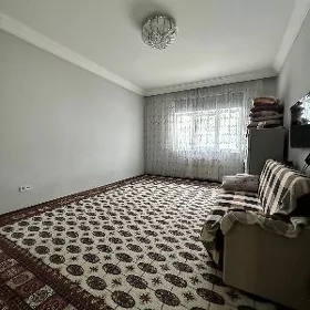 Mir 8 Moskowski 3 komnat