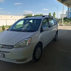 Toyota Sienna 2005