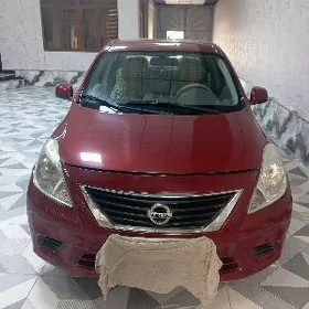 Nissan Versa 2011