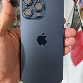 Ayfon 15 pro max blu