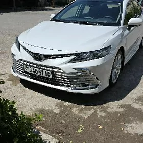 Toyota Camry 2021
