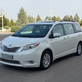 Toyota Sienna 2012