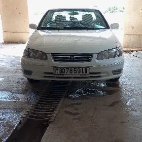 Toyota Camry 2000