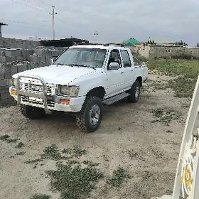 Toyota Hilux 1990