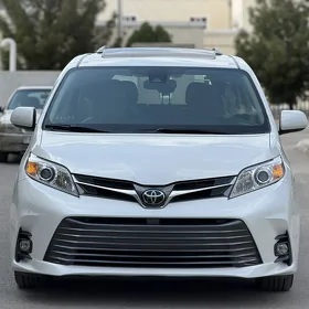 Toyota Sienna 2018