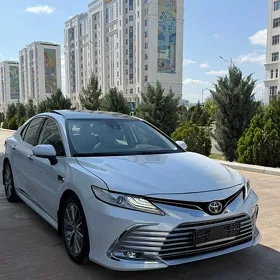 Toyota Camry 2021
