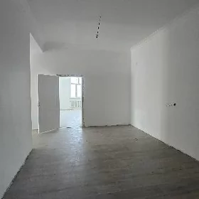 Элитка 4нжи этаж 3комнат 147м²