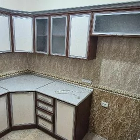 Kuhnýa mebel komplekt
