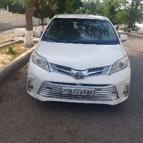 Toyota Sienna 2016