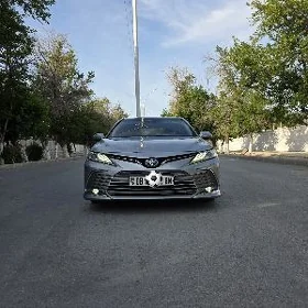 Toyota Camry 2018