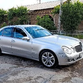 Mercedes-Benz E320 2003