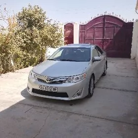 Toyota Camry 2012