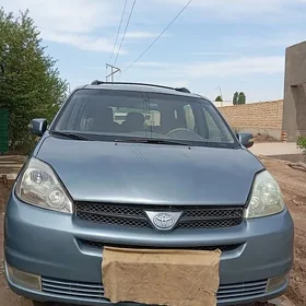 Toyota Sienna 2004