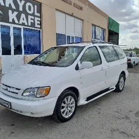 Toyota Sienna 1998