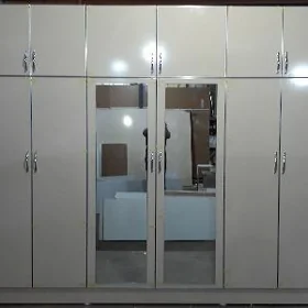 MEBEL MEBIL GARNATUR